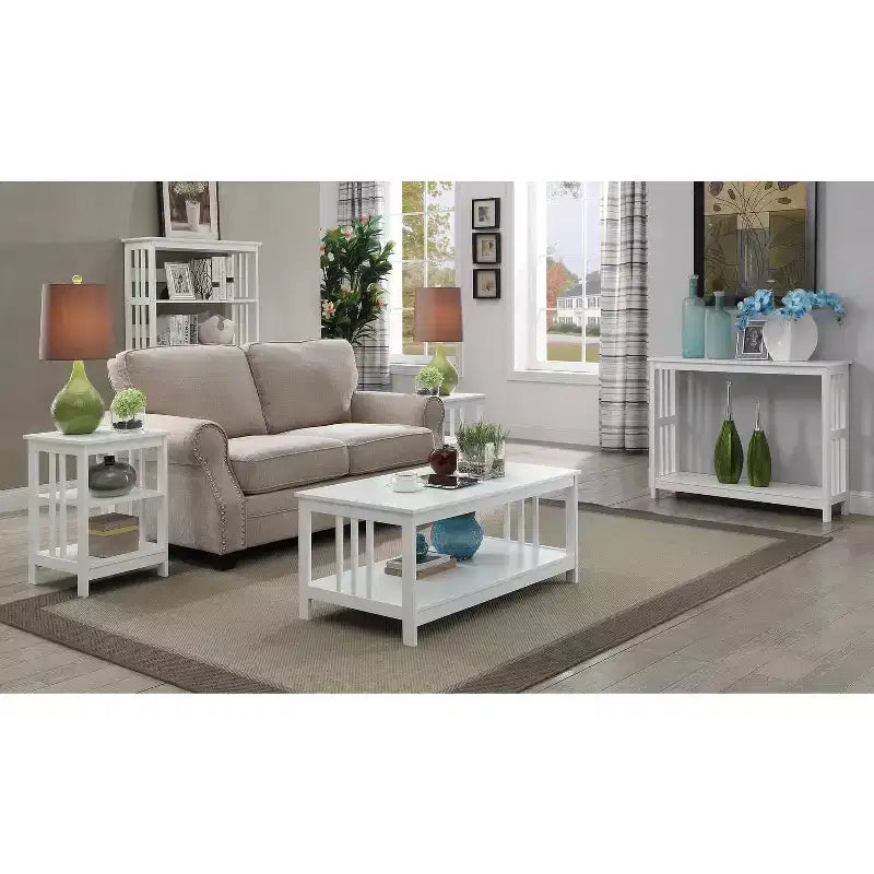 Table d'appoint Belmont avec plateau lisse et deux étagères ouvertes, table d'appoint moderne pour café, tablettes, objets de collection et essentiels du quotidien
