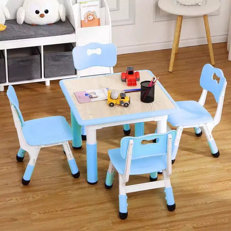 Table pour enfants réglable avec 4 chaises, table d'activités pour tout-petits de 23 pouces pour les 2-10 ans, bureau de salle de jeux préscolaire avec pieds antidérapants et plateau à graffitis