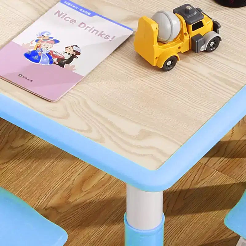 Table pour enfants réglable avec 4 chaises, table d'activités pour tout-petits de 23 pouces pour les 2-10 ans, bureau de salle de jeux préscolaire avec pieds antidérapants et plateau à graffitis