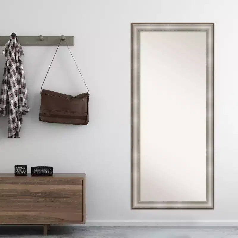 Miroir sur pied 29 x 65 po pleine longueur encadré